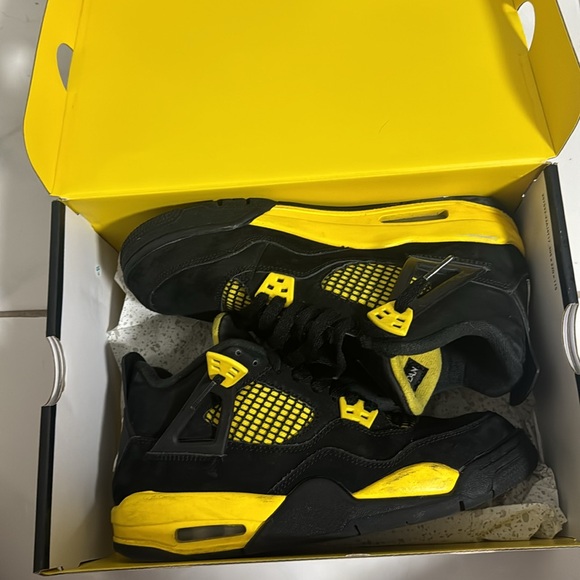 Yellow thunders,jordan 4s - Picture 5 of 5